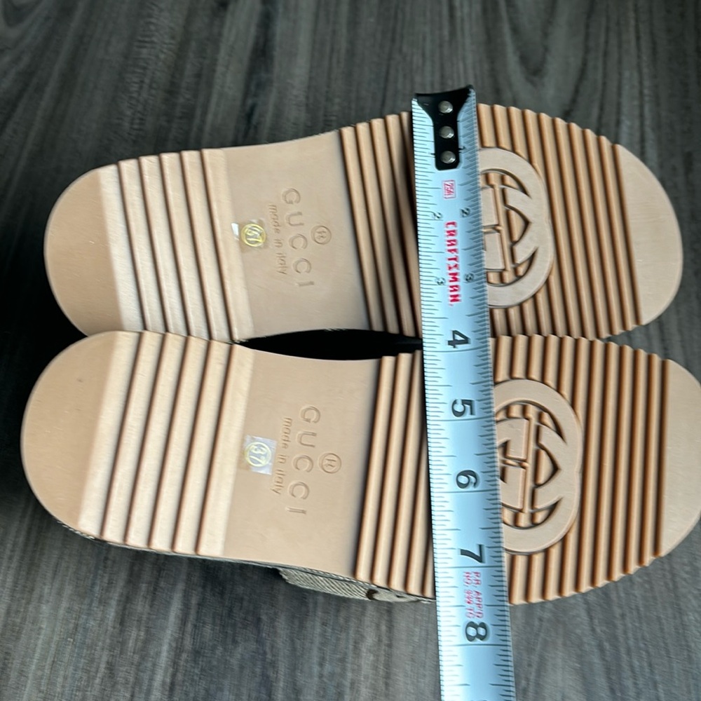 Wedge brown, bought online. Didn’t realize too high for me 😊